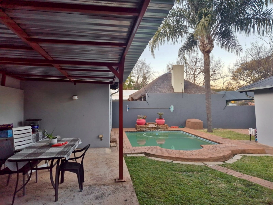 5 Bedroom Property for Sale in Schoemansville North West